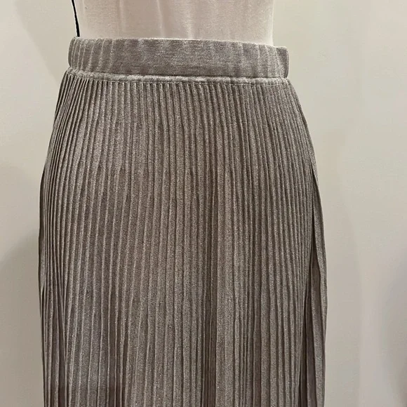 Falconeri Made in Italy Knit Pleated Midi Skirt Pale Gray Silver XS -Small - Picture 10 of 13